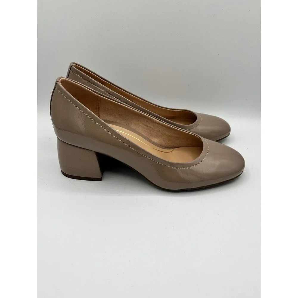 Vionic Carmel Taupe Patent Block Heel Pumps Women Sz 7.5 Wide Round Toe Shoes